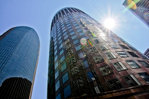 Immagine con grattacieli, finestre, sole, riflesso, vetro, riflessi, vetri, grattacielo, cielo, palazzi