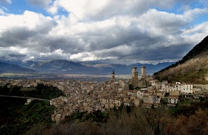nuvole, panorama, montagne, torri, paese, paesaggio, città, campanile, case