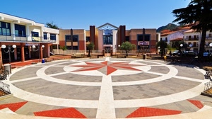 piazza, lampioni, stella, panchine, cerchio, rosso, raggi, rosa, mosaico, cerchi, bianco