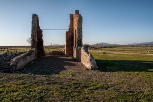 ruderi, rovine, cielo, prato, ombre, erba, campagna, verde, staccionata, rudere, abbandono