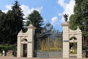 cancello, cielo, alberi, nuvole, pilastri, vasi, ferro