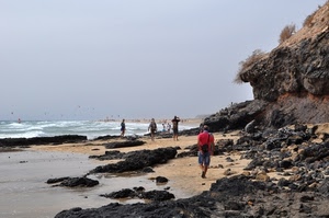 mare, spiaggia, scogli, persone, sabbia, onde, rocce, acqua, cielo