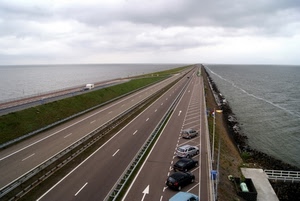 strada, mare, auto, cielo, nuvole, linee, automobili, acqua, corsie, verde, prospettiva, macchine, strade, frecce, orizzonte, bianco, freccia, strisce, parcheggio, autostrada